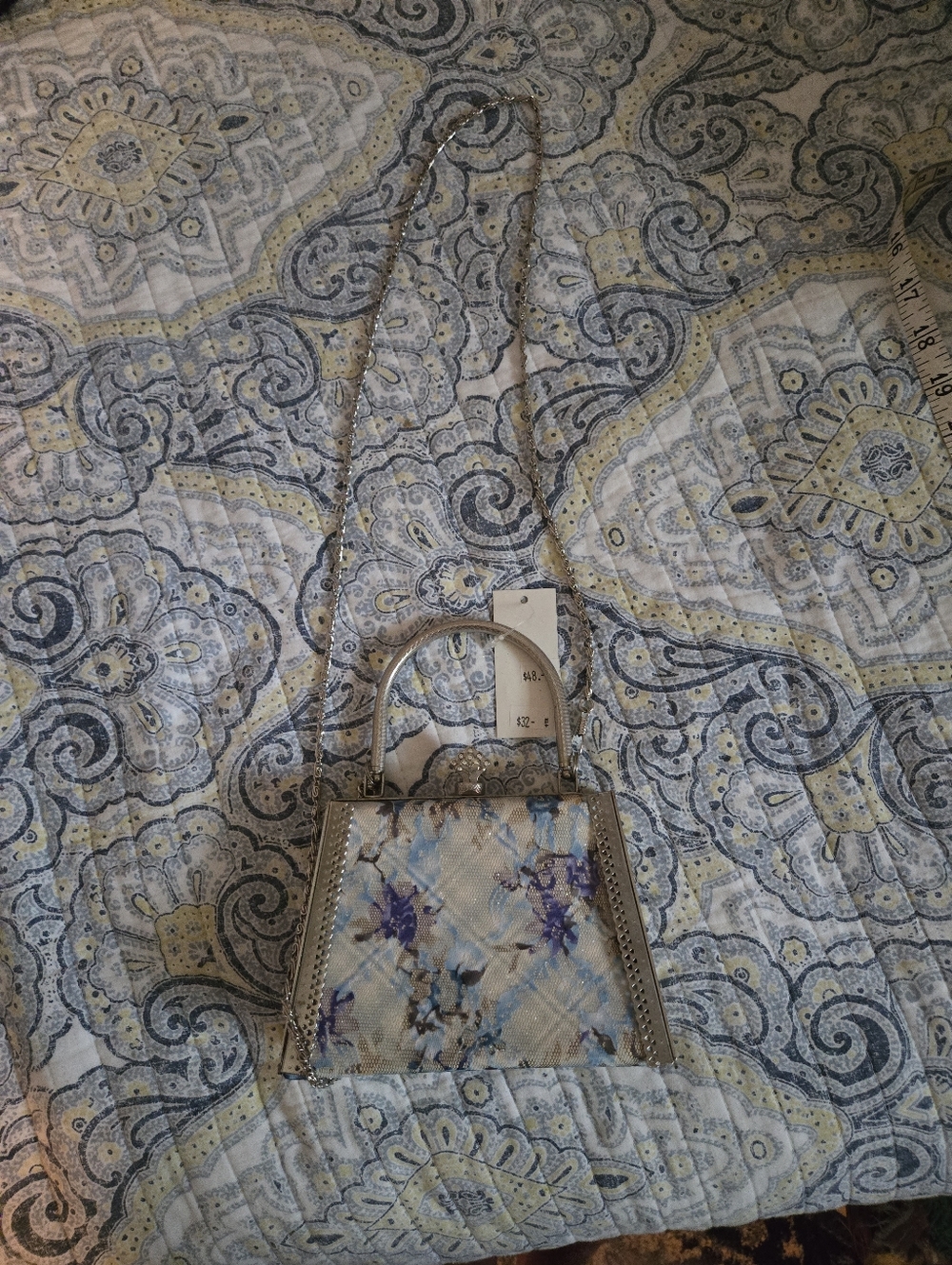 Elegant Silver Floral Evening Bag with Chain Strap